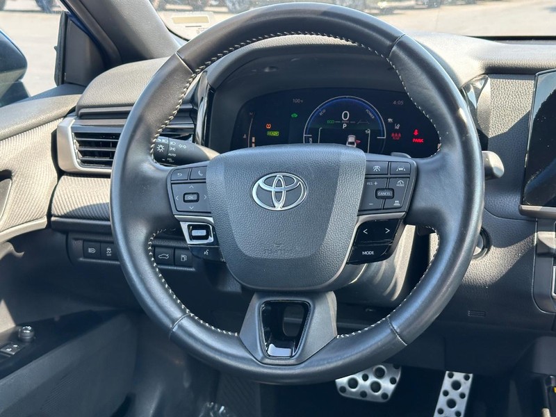 Toyota Camry Vehicle Image 13