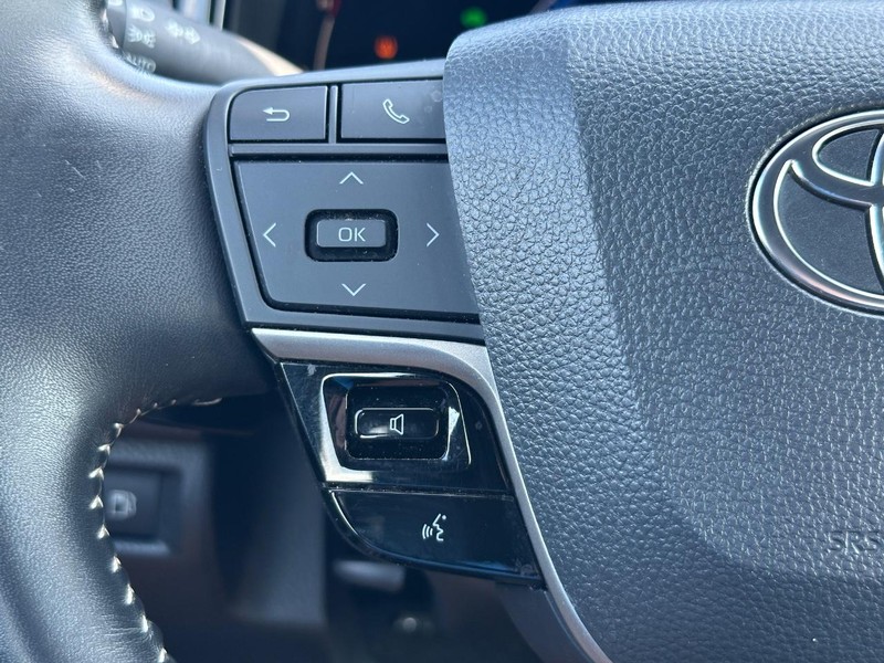 Toyota Camry Vehicle Image 14
