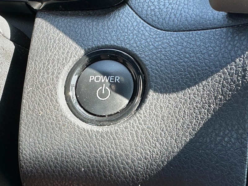 Toyota Camry Vehicle Image 16