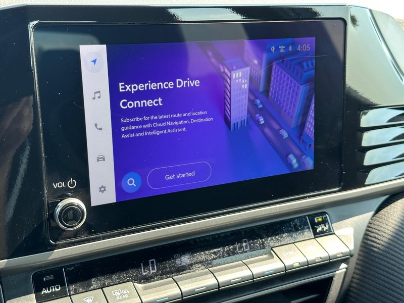 Toyota Camry Vehicle Image 17