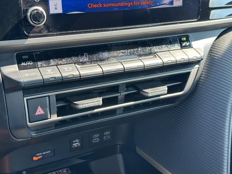 Toyota Camry Vehicle Image 19