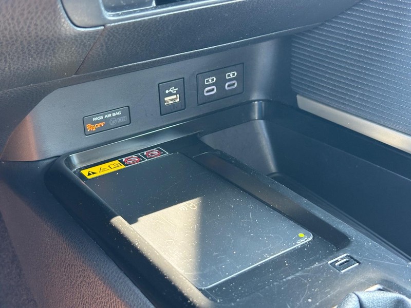 Toyota Camry Vehicle Image 20