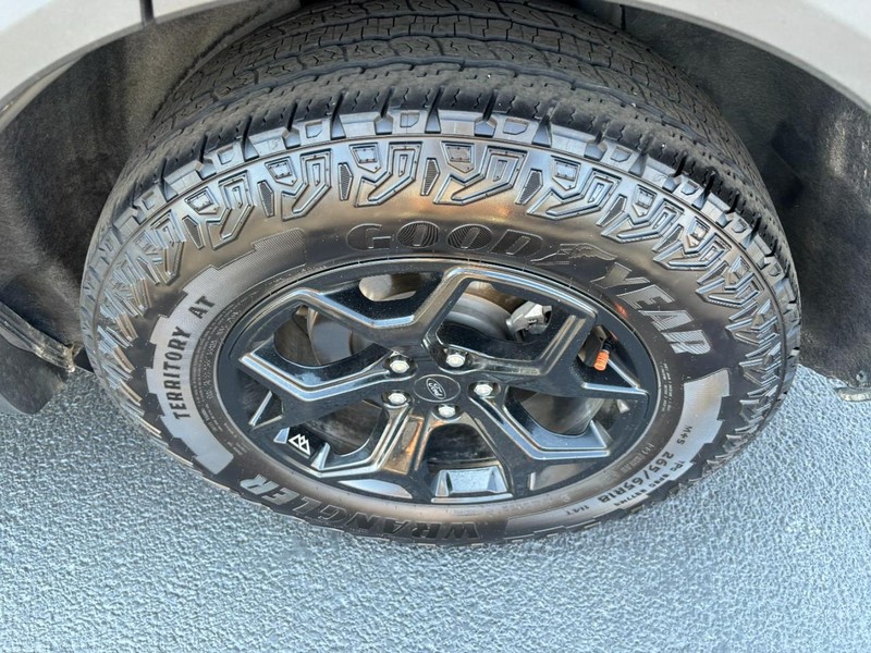 Ford Explorer Vehicle Image 07