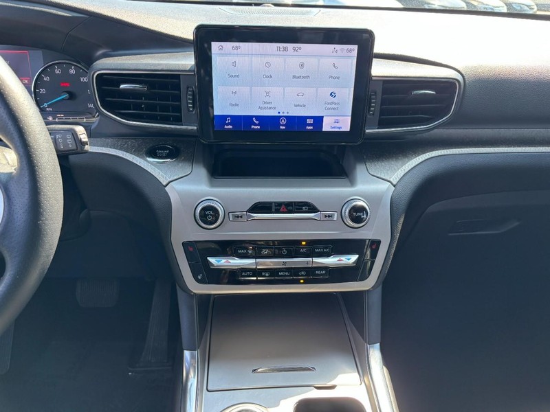 Ford Explorer Vehicle Image 15