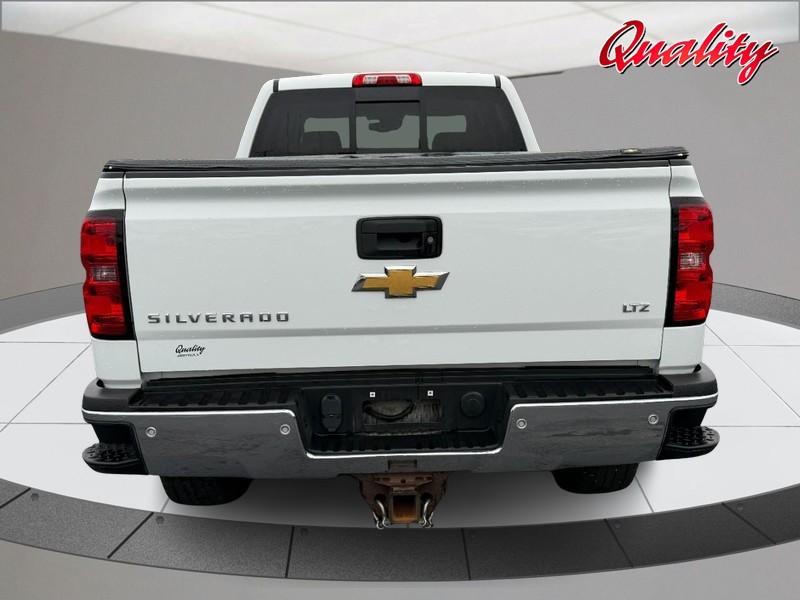 Chevrolet Silverado 2500HD Built After Aug 14 Vehicle Image 04