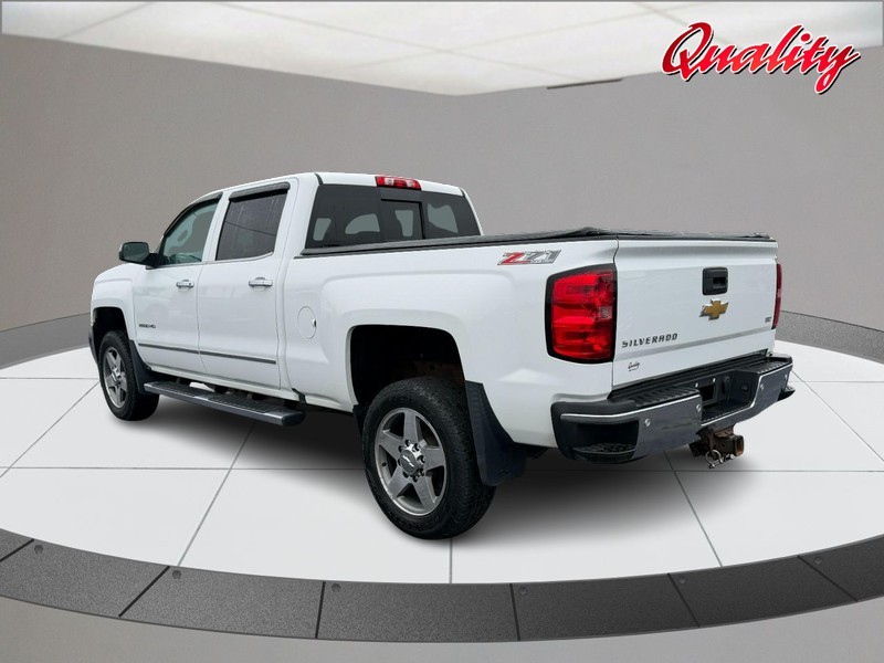Chevrolet Silverado 2500HD Built After Aug 14 Vehicle Image 05