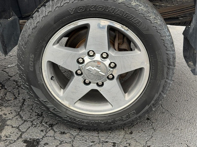 Chevrolet Silverado 2500HD Built After Aug 14 Vehicle Image 07