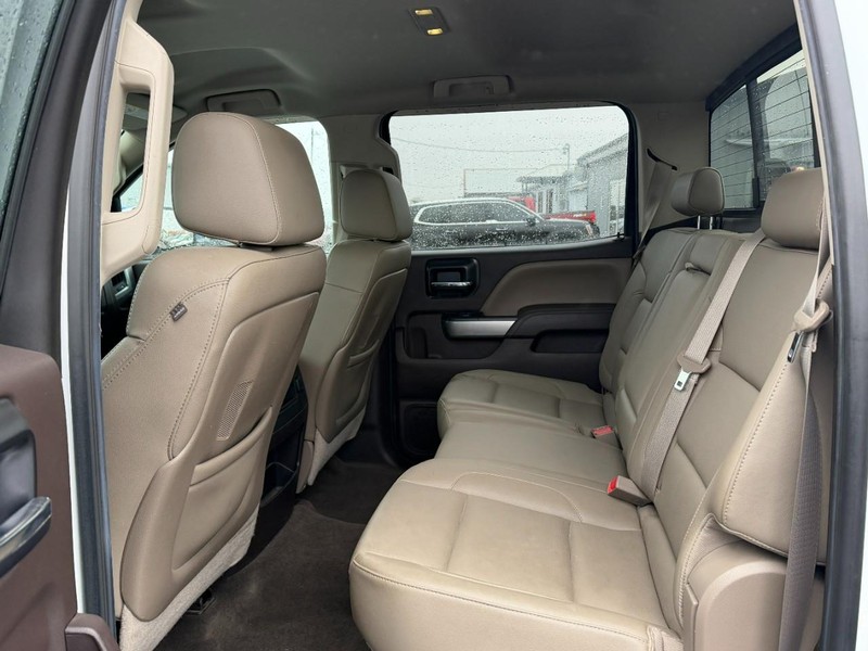 Chevrolet Silverado 2500HD Built After Aug 14 Vehicle Image 08