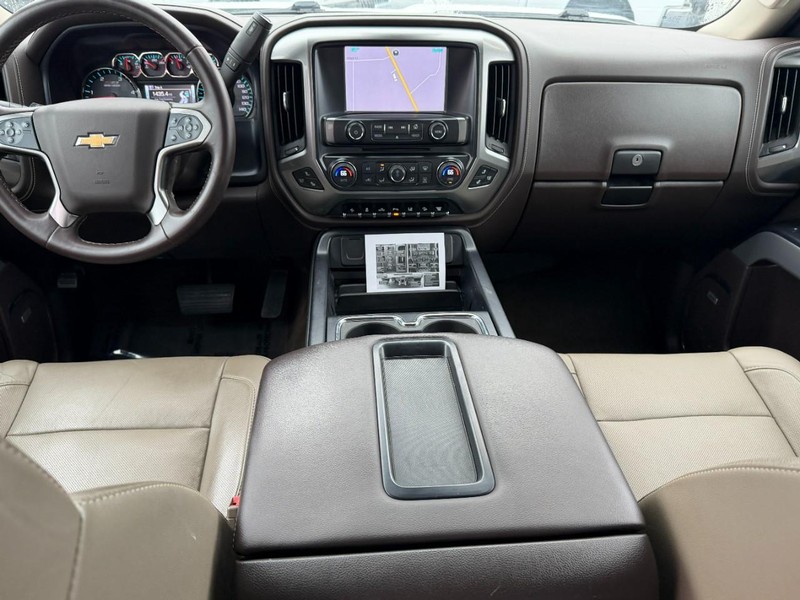 Chevrolet Silverado 2500HD Built After Aug 14 Vehicle Image 09