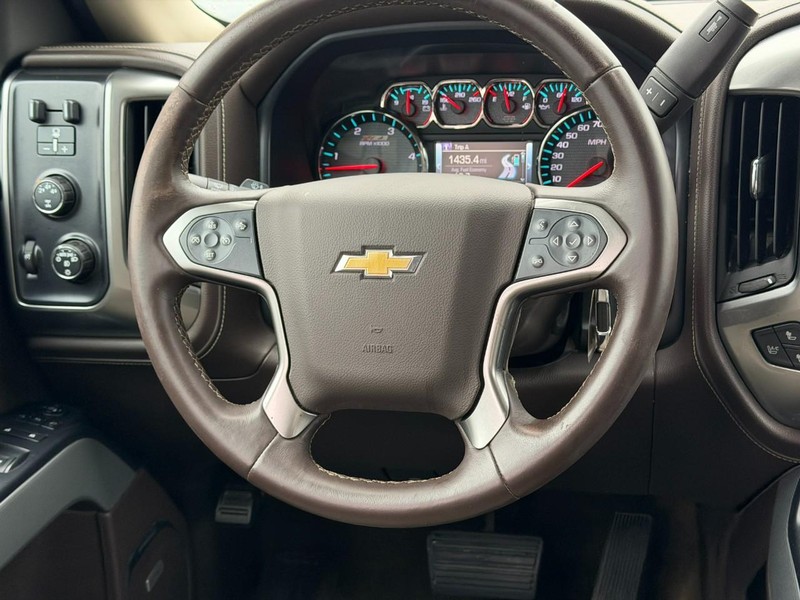Chevrolet Silverado 2500HD Built After Aug 14 Vehicle Image 11