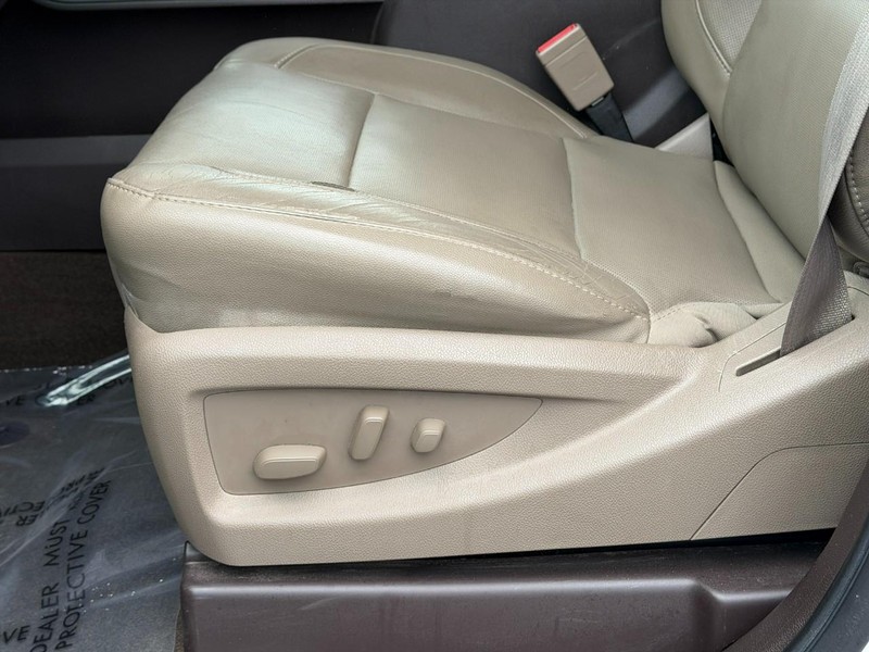 Chevrolet Silverado 2500HD Built After Aug 14 Vehicle Image 17