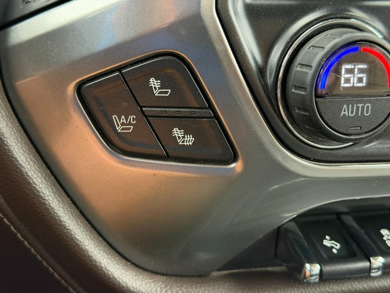 Chevrolet Silverado 2500HD Built After Aug 14 Vehicle Image 21