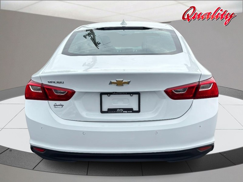 Chevrolet Malibu Vehicle Full-screen Gallery Image 04