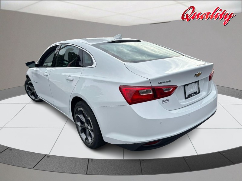 Chevrolet Malibu Vehicle Full-screen Gallery Image 05