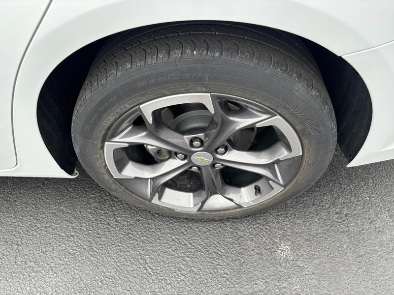 Chevrolet Malibu Vehicle Full-screen Gallery Image 07