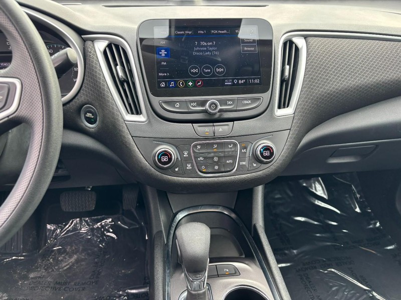 Chevrolet Malibu Vehicle Full-screen Gallery Image 15