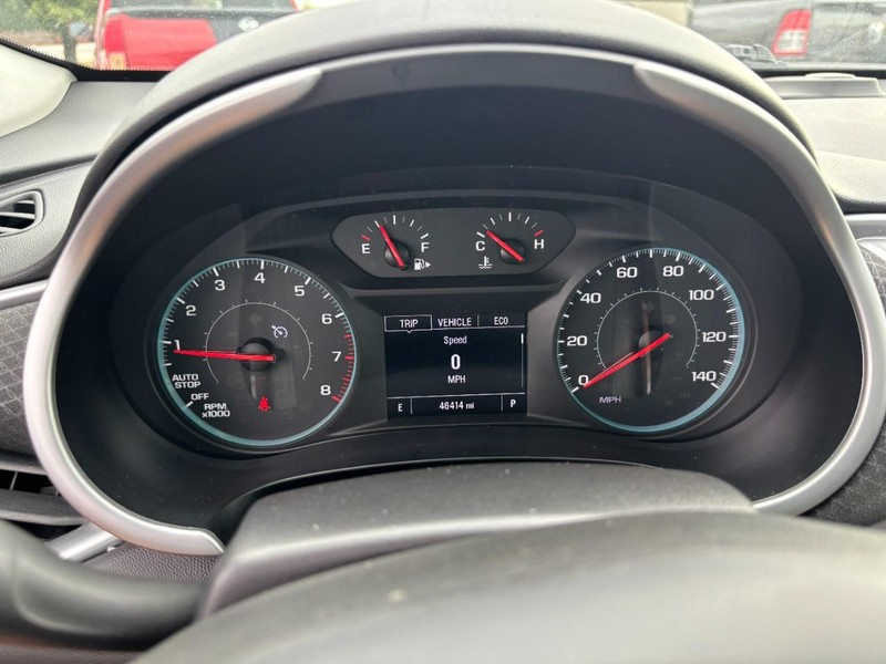 Chevrolet Malibu Vehicle Full-screen Gallery Image 18