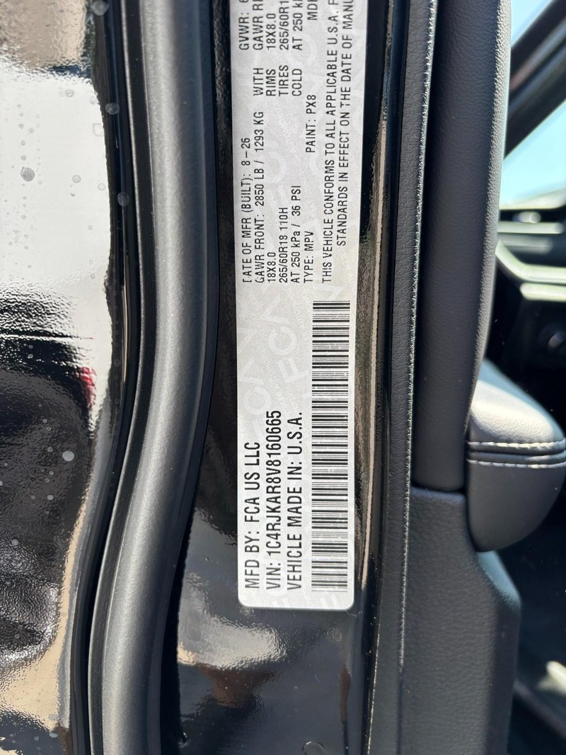 Jeep Grand Cherokee L Vehicle Image 08