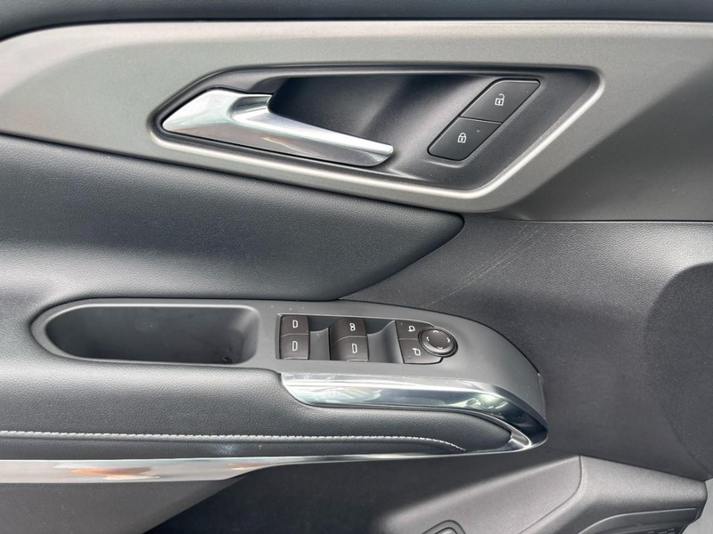 Chevrolet Traverse Vehicle Full-screen Gallery Image 09