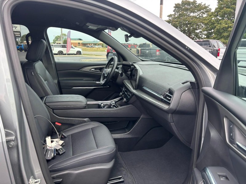 Chevrolet Traverse Vehicle Full-screen Gallery Image 11