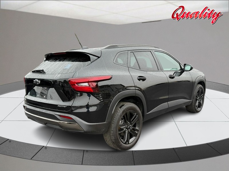 Chevrolet Trax Vehicle Full-screen Gallery Image 03