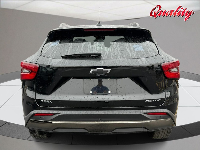 Chevrolet Trax Vehicle Full-screen Gallery Image 04