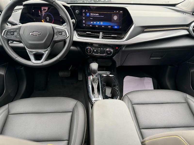 Chevrolet Trax Vehicle Full-screen Gallery Image 09