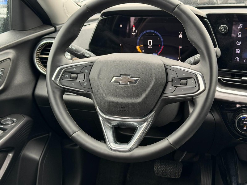 Chevrolet Trax Vehicle Full-screen Gallery Image 11