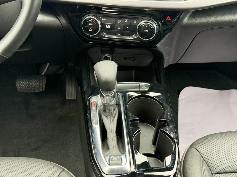 Chevrolet Trax Vehicle Full-screen Gallery Image 13