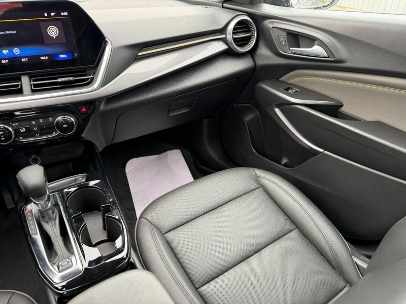 Chevrolet Trax Vehicle Full-screen Gallery Image 14