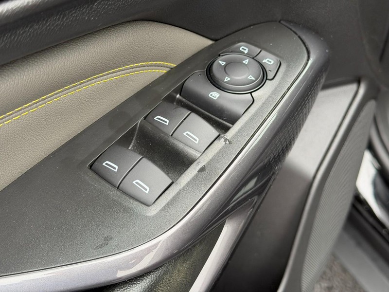 Chevrolet Trax Vehicle Full-screen Gallery Image 15