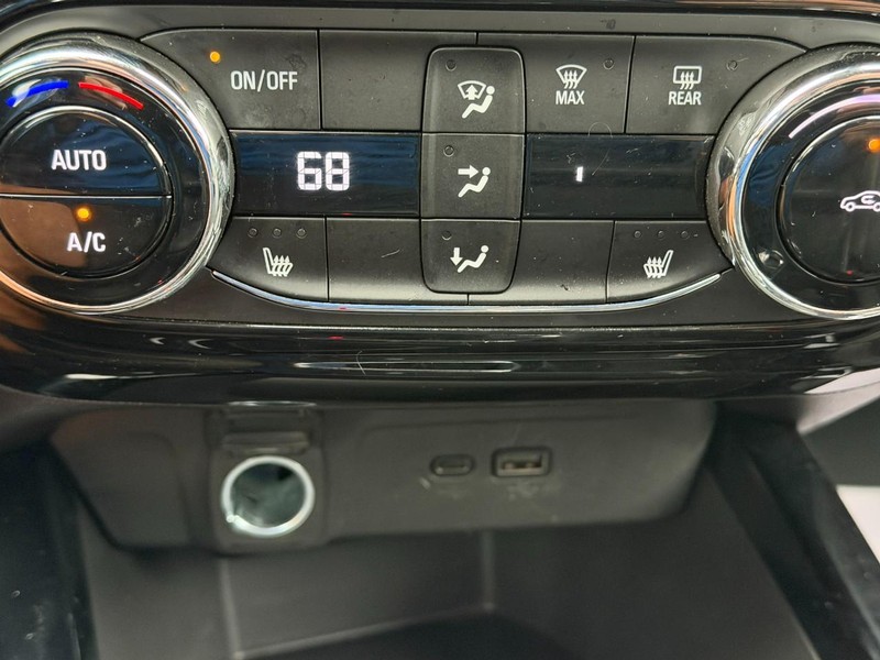 Chevrolet Trax Vehicle Full-screen Gallery Image 20