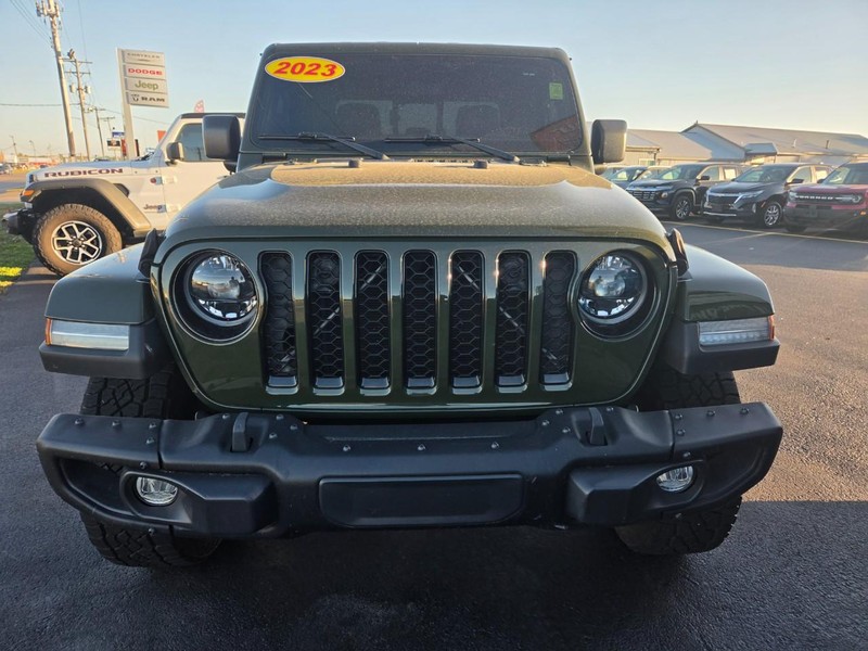 Jeep Gladiator Vehicle Image 02