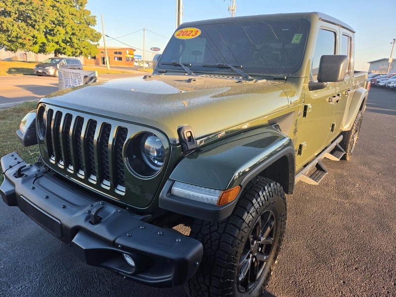 Jeep Gladiator Vehicle Image 03