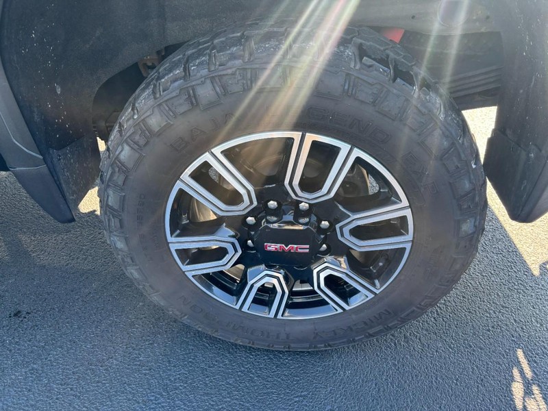 GMC Sierra 2500HD Vehicle Image 07