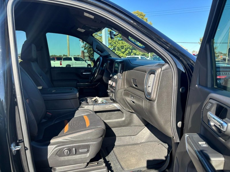 GMC Sierra 2500HD Vehicle Image 11