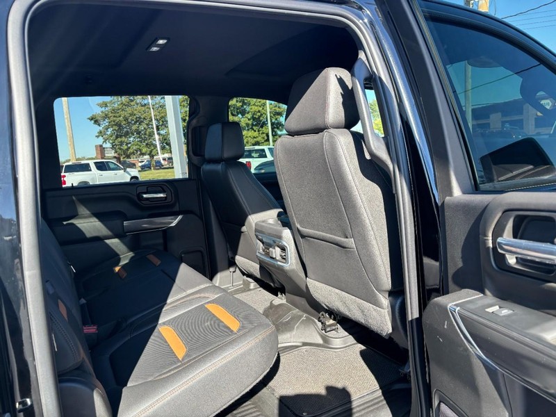 GMC Sierra 2500HD Vehicle Image 12