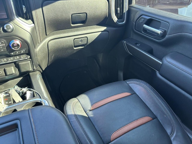 GMC Sierra 2500HD Vehicle Image 16