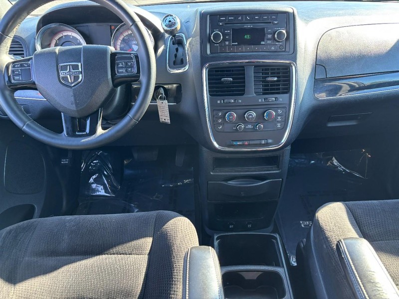 Dodge Grand Caravan Vehicle Image 13