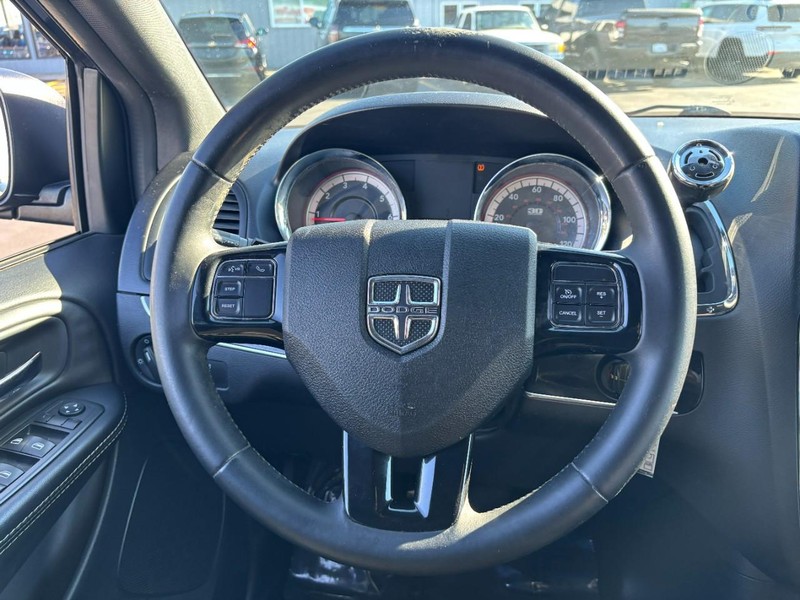 Dodge Grand Caravan Vehicle Image 14