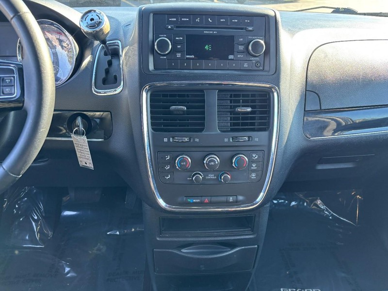 Dodge Grand Caravan Vehicle Image 15