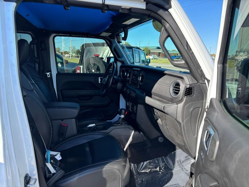 Jeep Wrangler 4xe Vehicle Image 11