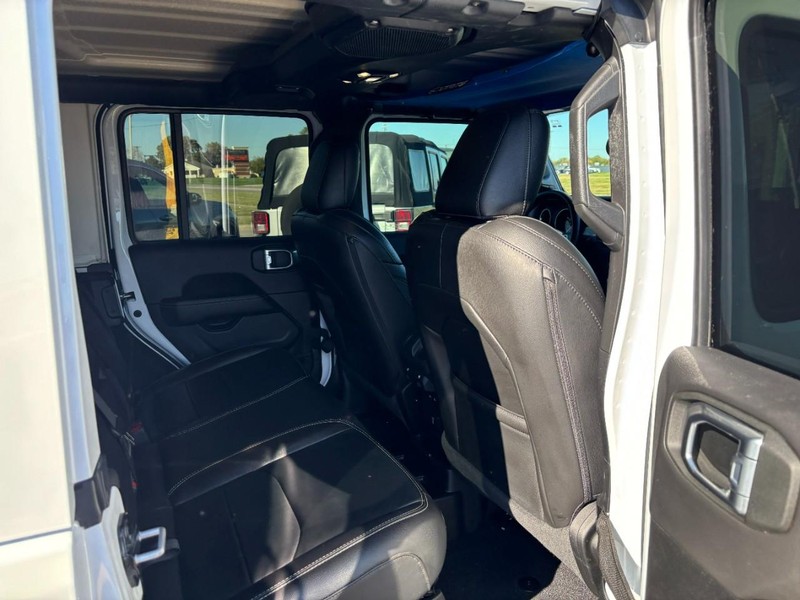 Jeep Wrangler 4xe Vehicle Image 12