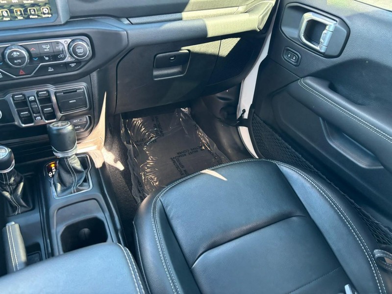 Jeep Wrangler 4xe Vehicle Image 16
