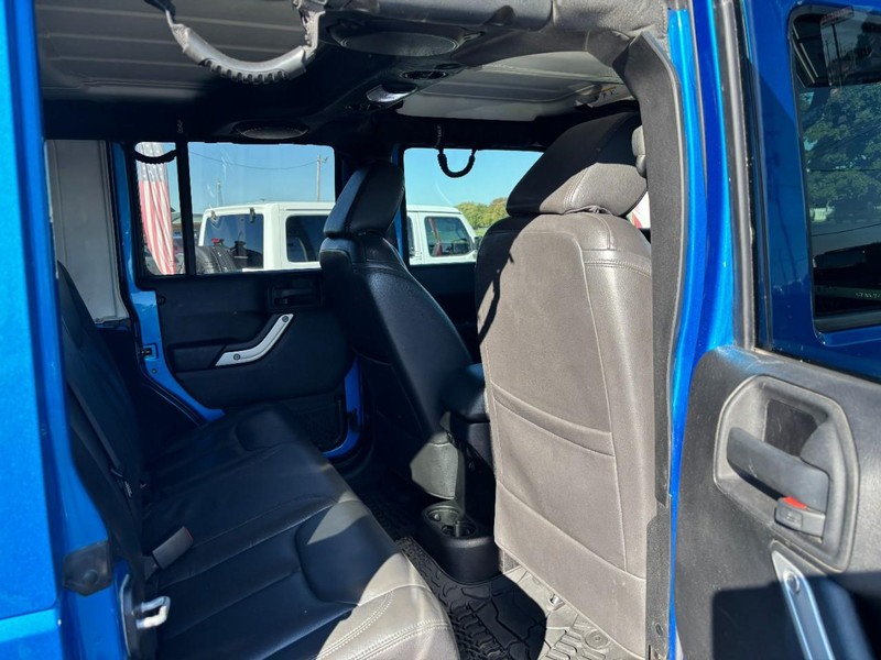 Jeep Wrangler Unlimited Vehicle Image 12