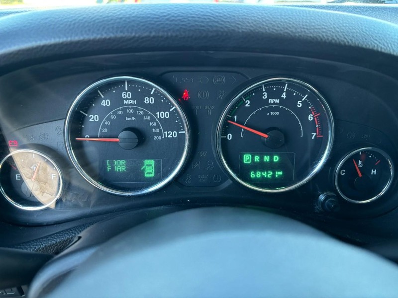 Jeep Wrangler Unlimited Vehicle Image 18