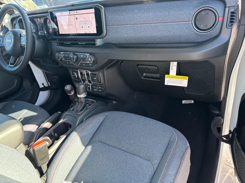 Jeep Wrangler Vehicle Image 04