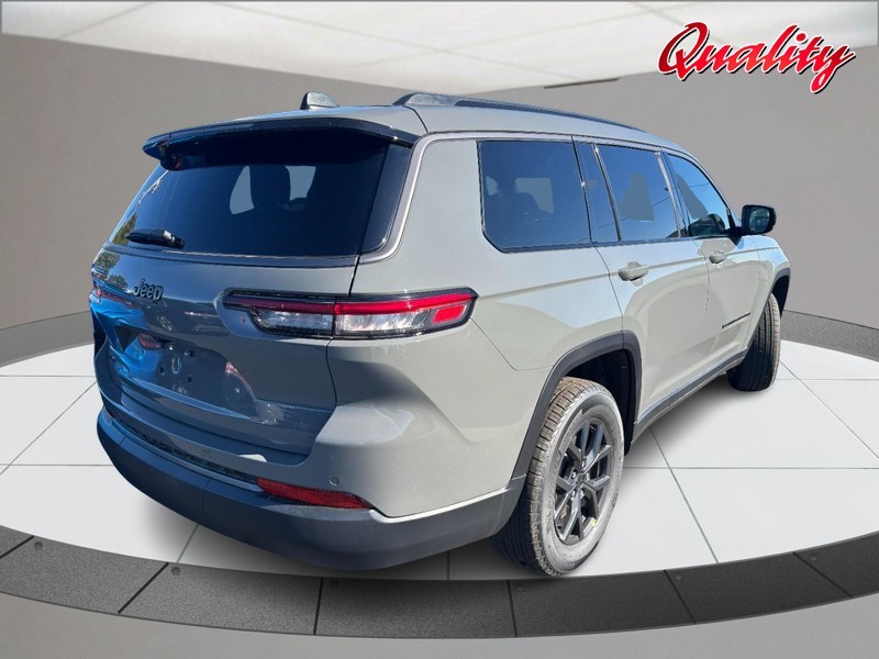 Jeep Grand Cherokee L Vehicle Image 03