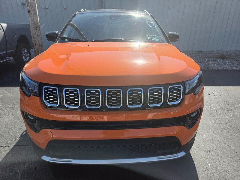 Jeep Compass Vehicle Image 02