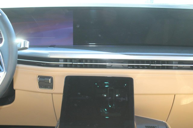 2025 Cadillac Escalade IQ Luxury 2 - Photo 6